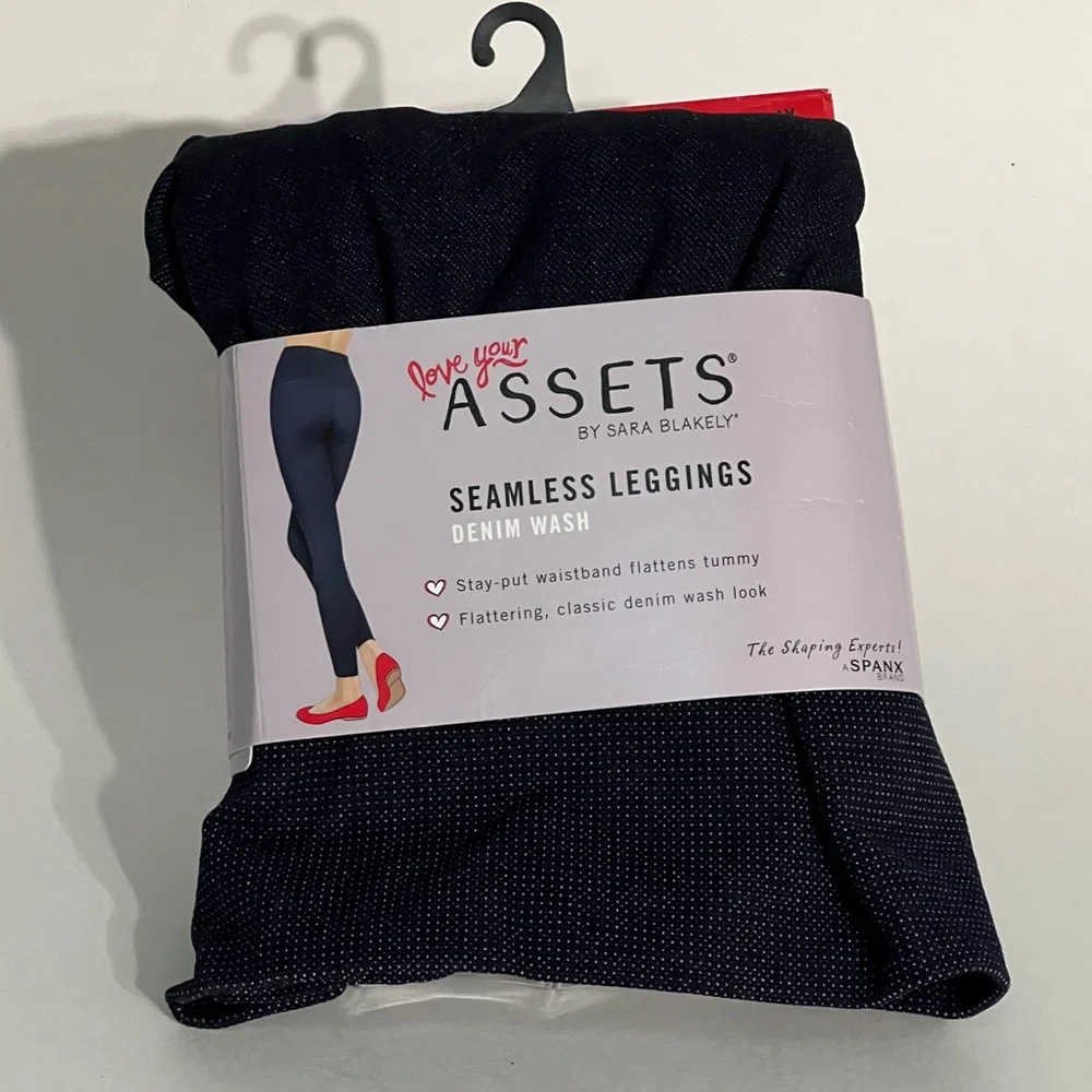 NWT Spanx Assets Shaping Seamless Denim Legging Dark Indigo, size 1X. Dark blue - Picture 2 of 9